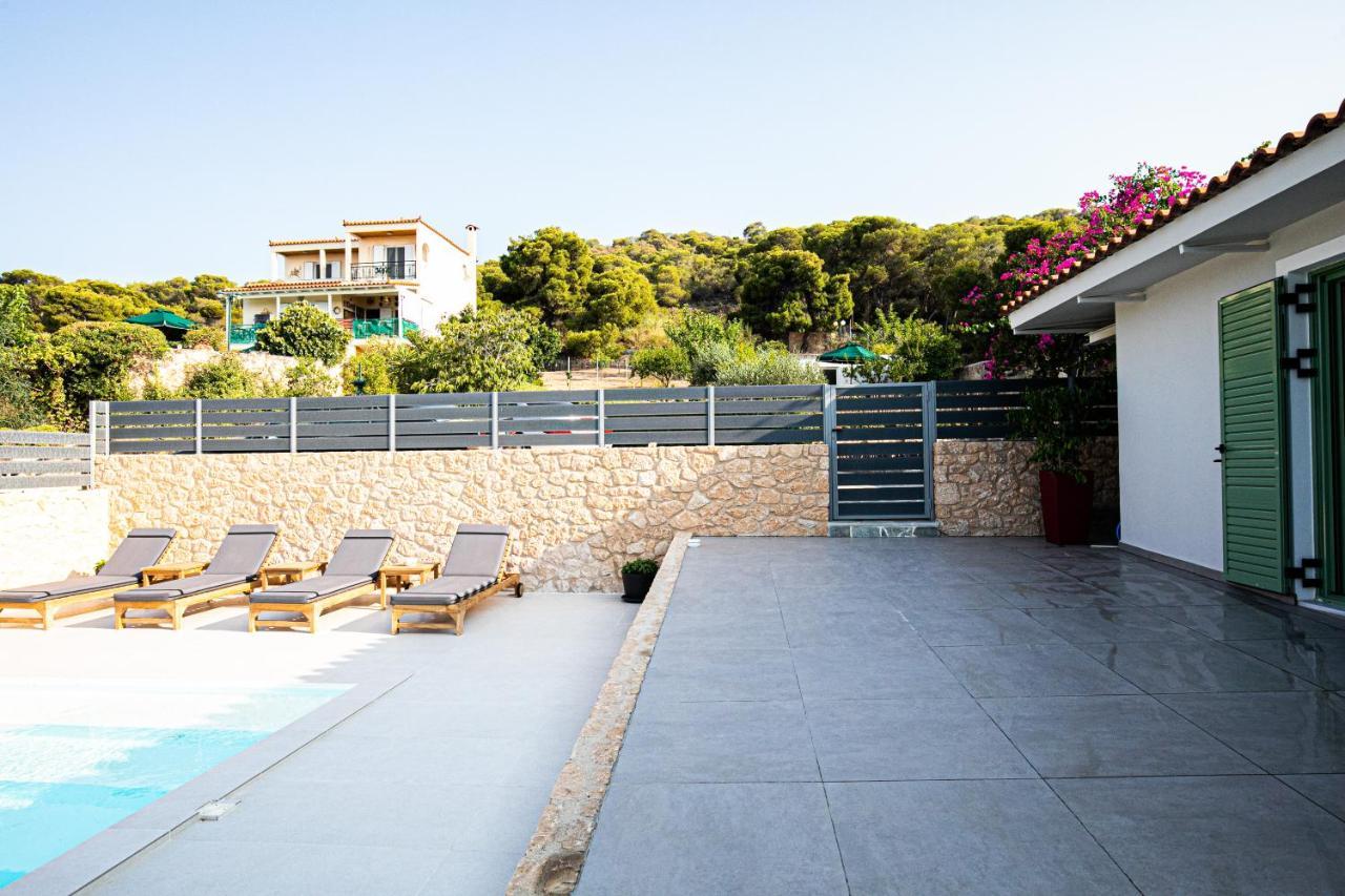 Pine House Villa Agioi Exterior photo