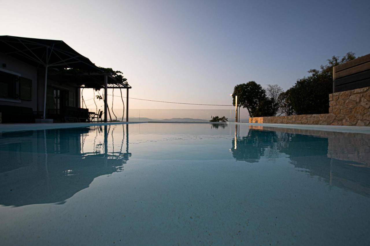 Pine House Villa Agioi Exterior photo